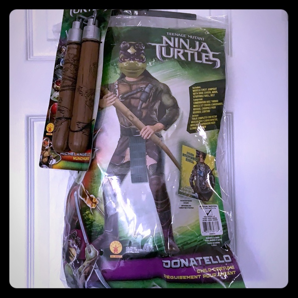 NWT Ninja turtles Costume Size M w/ numbchucks